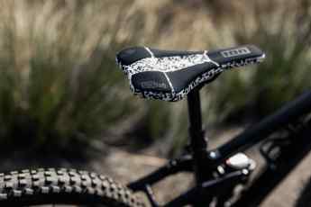 Schick & Ergonomisch: Limitierte Kollektion ab jetzt erhältlich