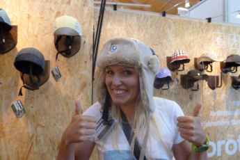 Helt Pro macht Hüte für Helme