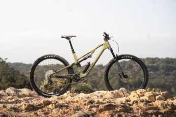 Das Merida One-Forty 6000 im All-Mountain-Vergleichstest