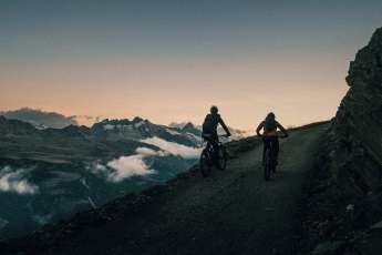 Epische E-MTB-Tour durch die Schweizer Gletscher