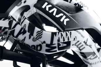 Rennrad-Helm im abgefahrenen Maap-Look