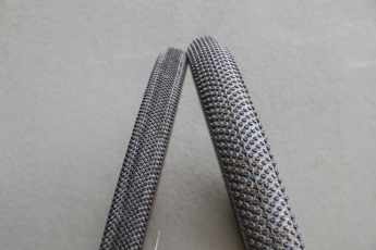 Schneller Biken dank breiterer Reifen?