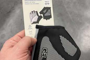 Standpumpe, Fahrradlicht & Handschuhe im Check