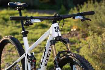 Cross-Country-Fully mit breitem Einsatzbereich