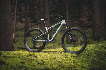 20 Trailbikes an der Waage