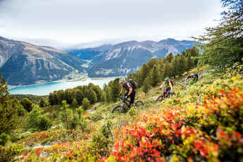 In der Badehose auf die Trails