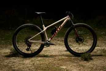 Schweizer Präzisions-Hardtail für Race und Gravel