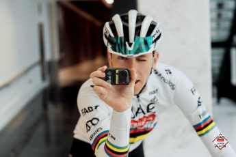 Fans de cyclisme, attention ! Insta360 Go Ultra Tadej Pogacar Edition