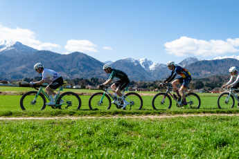 Anton Palzer gibt Gravel-Debüt