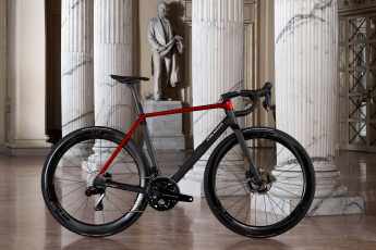 Colnago C72 with luxury edition for 22,000 euros