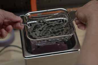 Dynamic ultrasonic cleaner for hot wax enthusiasts