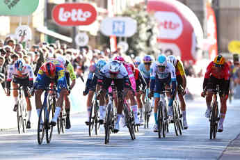 Molano siegt nach Sturz-Chaos