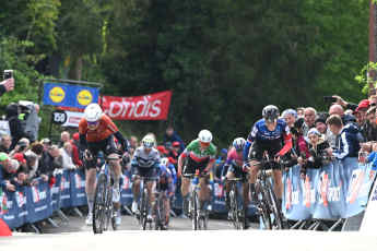 Pieterse gewinnt Sprintduell mit Vollering an der Mur de Huy