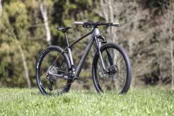 Carbon-Hardtail MTB für 1499 Euro