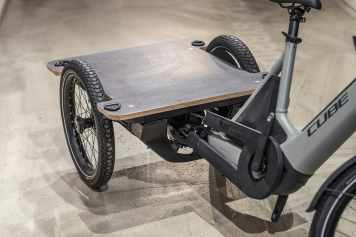 XXL-Lastenrad als Kleinwagen-Killer:Cube Trike Flatbed Hybrid 750 im BIKE-Check
