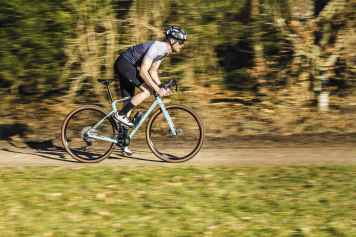 13 Gravelbikes unter 2000 Euro im Vergleichstest
