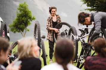 Der Weg von Frauen ist kurviger