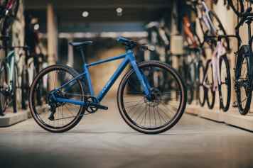 A fast children’s bike for sport-oriented rides and everyday use