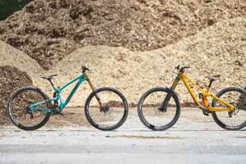 Propain Rage Carbon vs. Scott Gambler 900