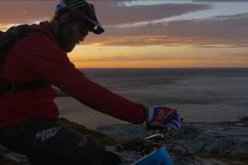 Steve Peat kündigt mit Video „Cheers“ Rücktritt an
