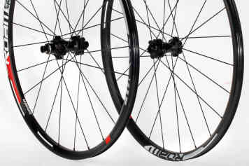 Laufrad SRAM Roam 40 im Test