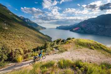 Auf zwei Rädern von den Dolomiten zum Lago di Garda
