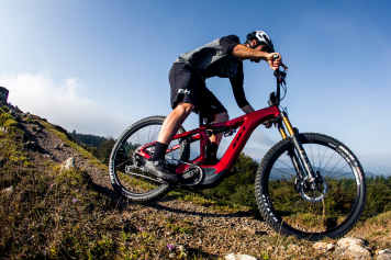 BH AtomX Carbon 2022
