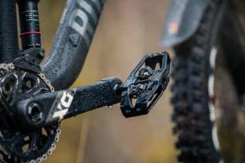 SPD-kompatibles Pedal mit verstellbarem Achsabstand