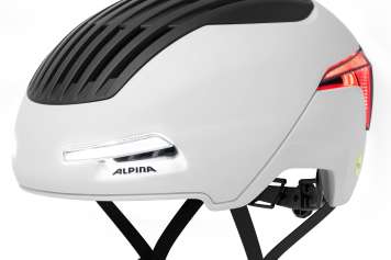 Fahrradhelm für die City mit integrierter Beleuchtung