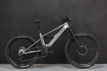 Krasses Stahl-Enduro mit leichtem Super-Motor?