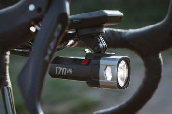 Neue Lichtgeneration bringt Fernlicht, App-Anbindung und Radar ins Fahrrad-Cockpit