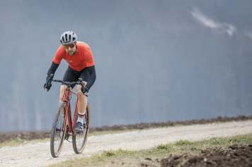 10 Gravelräder aus Alu und Carbon um 2000 Euro