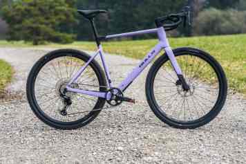 A sharpened knife? Race gravel bike for 1999 euros on test