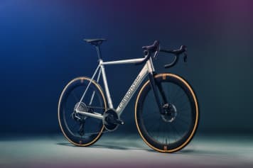Drei Modelle und Rahmenset für das Cannondale CAAD14