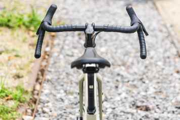 Duell der günstigen Carbon-Gravelbikes