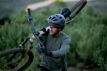 Neues Cockpit mit integrierter Kabelführung