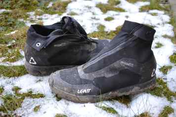 Wasserdichte MTB-Schuhe im Winter-Test
