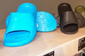 10 neue Teile von Acid - vom Hausschuh bis zum Vollvisierhelm