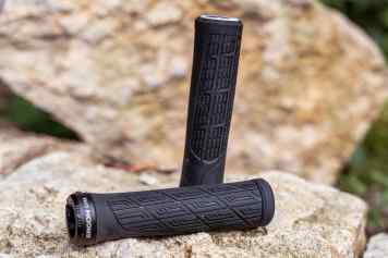 Trail-Griff mit versteckter Ergonomie