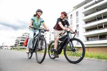 6 E-Bikes bis 20 Kilo im Vergleich