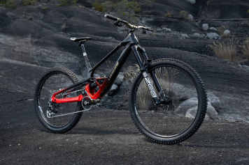 Enduro mit innovativem High-Pivot-/Low-Pivot-Konzept