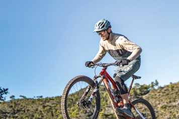 Potentes E-Touren-Bike mit Light-Motor