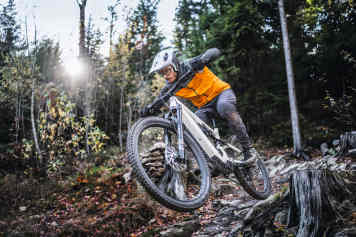 Neuauflage des Light-Klassikers: Das Levo SL auf dem Trail