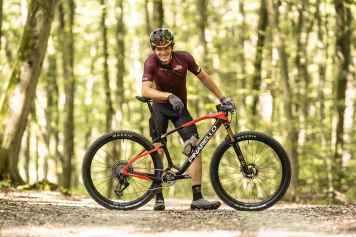 15 Race- & Allround-Hardtails im Gewichts-Ranking