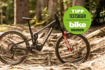 Das E-Enduro, das jedes Gelände weichklopft - Testsieg!