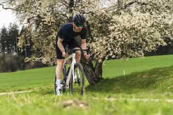 Race-Allrounder mit Carbonrahmen aus Portugal