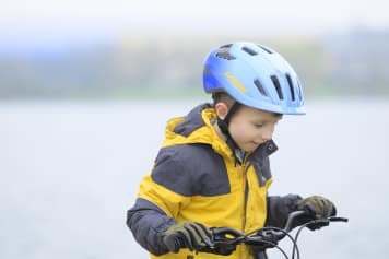 Kinderhelm mit modernem Rotationsschutz