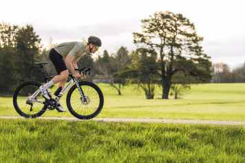 6 Wettkampfräder unter 7000 Euro im Test