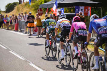 Philipsen and Pedersen battle it out for the green jersey