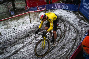 Beim Exact Cross Mol im erleidet der Belgier eine leichte Fraktur